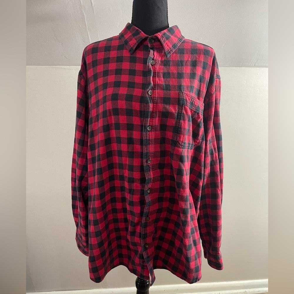 Red & black plaid button up shirt. Size 3xl (54-56)